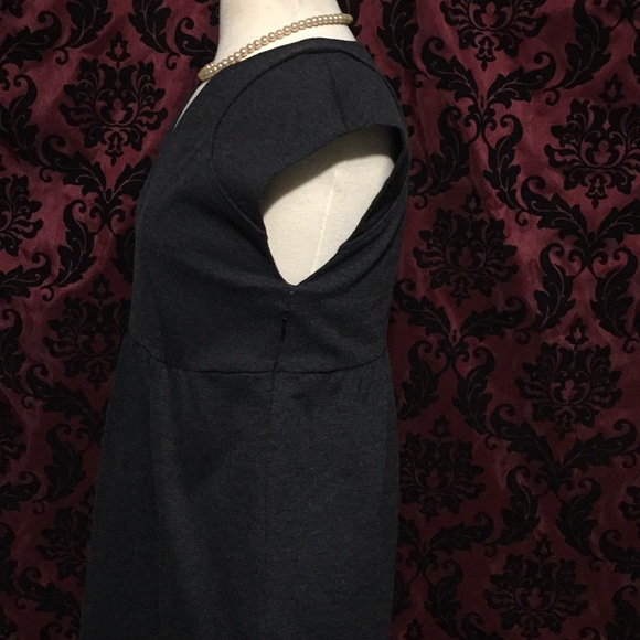 Beautiful 👗 dress - Picture 3 of 6